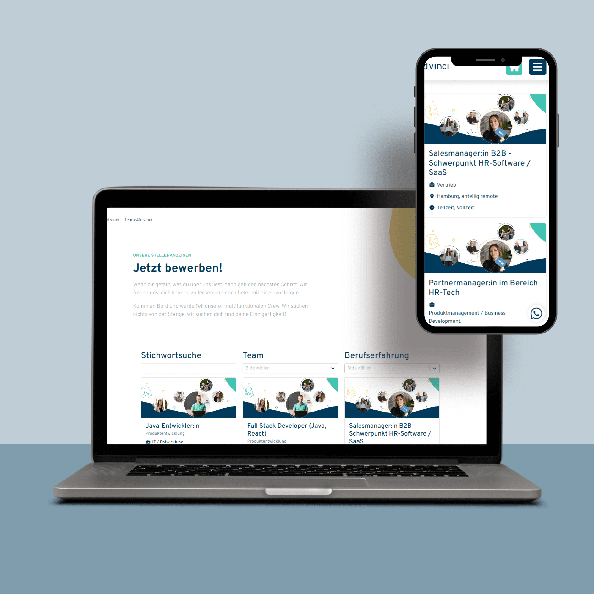 Eine Grafik zeigt einen Laptop und ein Smartphone vor einem grauen Hintergrund. Auf beiden Geräten ist die d.vinci Karriereseite mit verschiedenen Stellenanzeigen zu sehen.