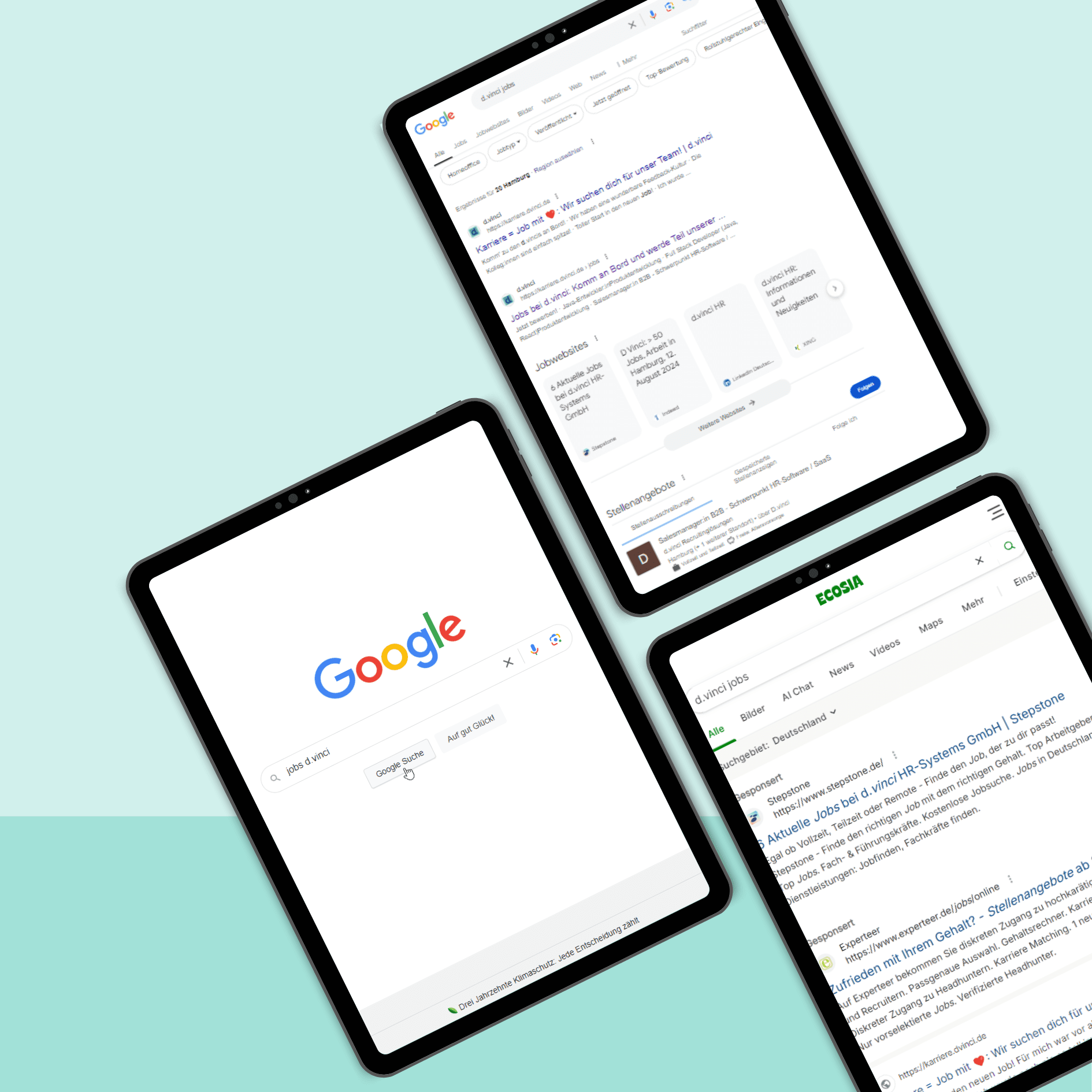 Eine Grafik zeigt drei Tablets vor einem türkisen Hintergrund. Auf den Tablets sind verschiedene Google-Suchen zu sehen, um die Wichtigkeit von SEO im Jobs-Bereich deutlich zu machen.